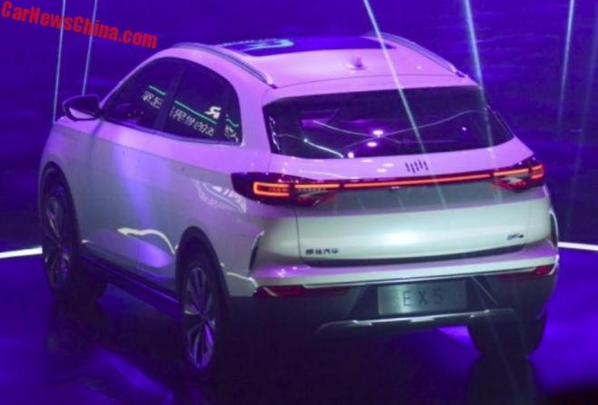 o-to-suv-dien-trung-quoc-chay-lien-tuc-600-km-vua-trinh-lang