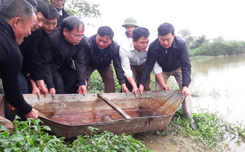 ha-tinh-nguoi-dan-gop-tien-mua-ca-chinh-khung-de-phong-sinh