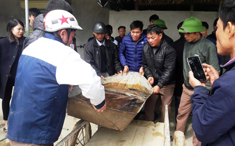 ha-tinh-nguoi-dan-gop-tien-mua-ca-chinh-khung-de-phong-sinh