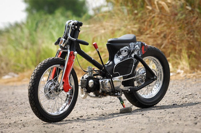 xac-honda-super-cub-hoi-sinh-chat-hon-xe-xin