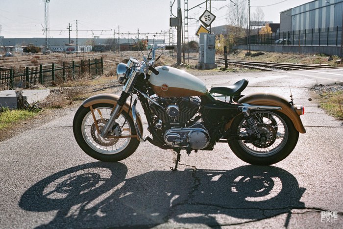 giat-nguoc-harley-davidson-sportster-1957-thanh-xe-co-dien