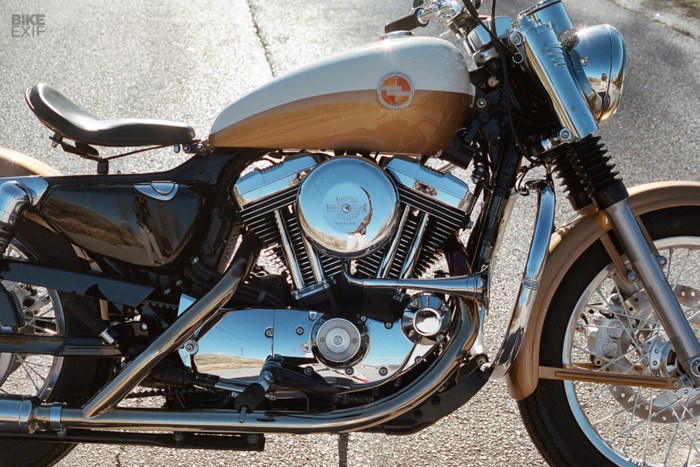 giat-nguoc-harley-davidson-sportster-1957-thanh-xe-co-dien