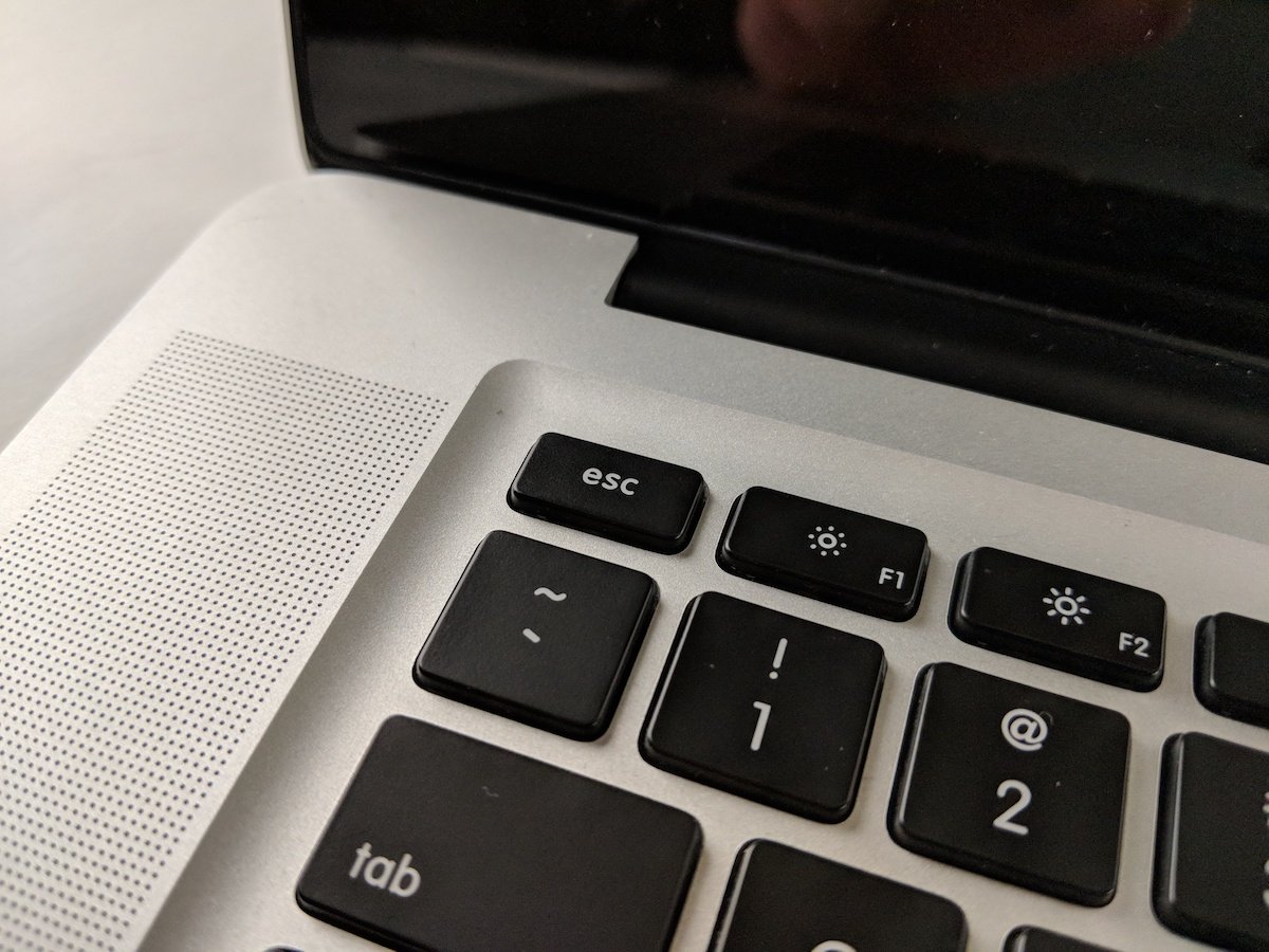 4-ly-do-khien-macbook-pro-2012-cu-tot-hon-san-pham-tien-tien-moi-2016