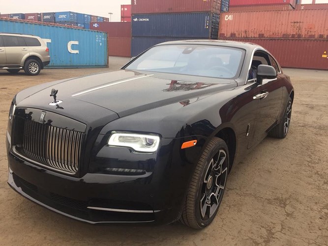 lo-dien-chu-nhan-xe-sang-rolls-royce-gia-23-ty-vua-cap-cang-hai-phong