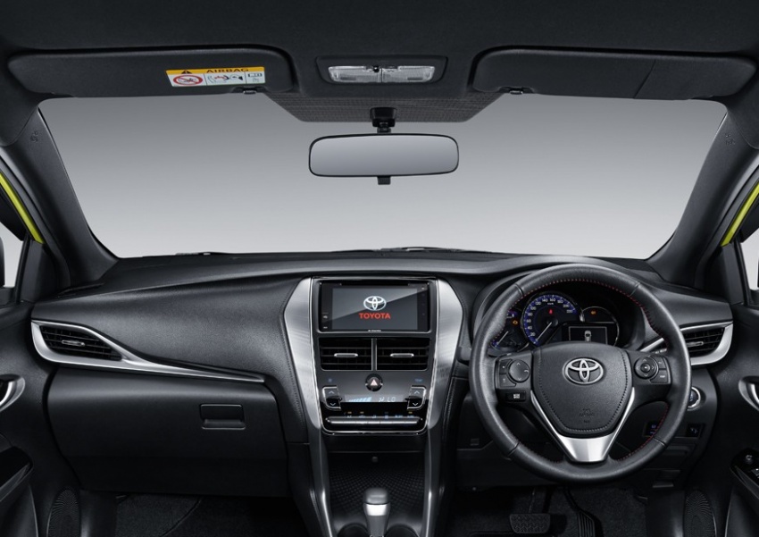 o-to-toyota-yaris-2018-moi-dep-long-lanh-gia-chi-381-trieu-dong-co-gi-hay