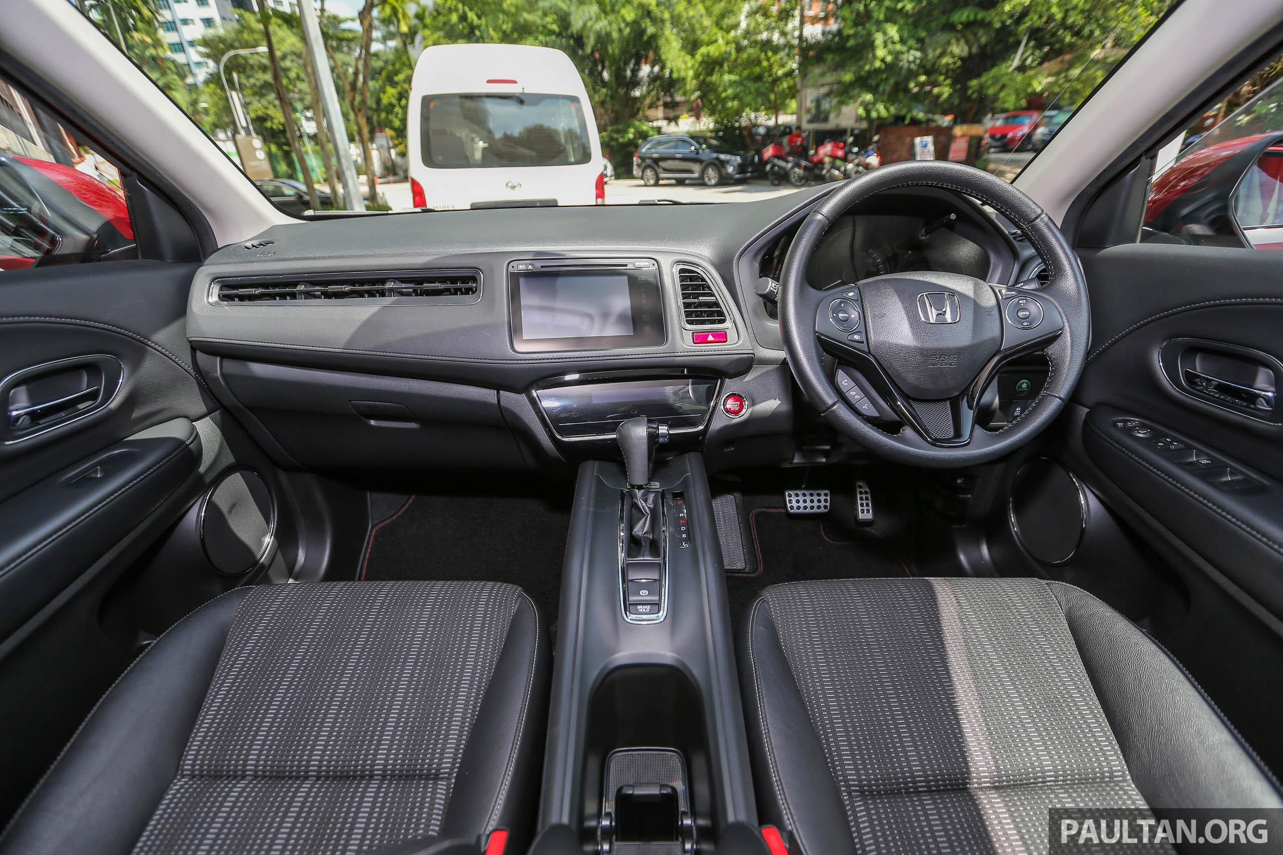 can-canh-ban-gioi-han-dep-long-lanh-cua-honda-hr-v-gia-677-trieu-dong