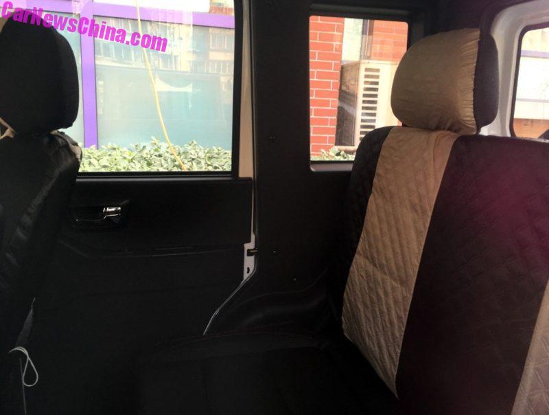 o-to-dia-hinh-dien-made-in-china-nhai-mercedes-benz-g-class-gia-chi-821-trieu-dong