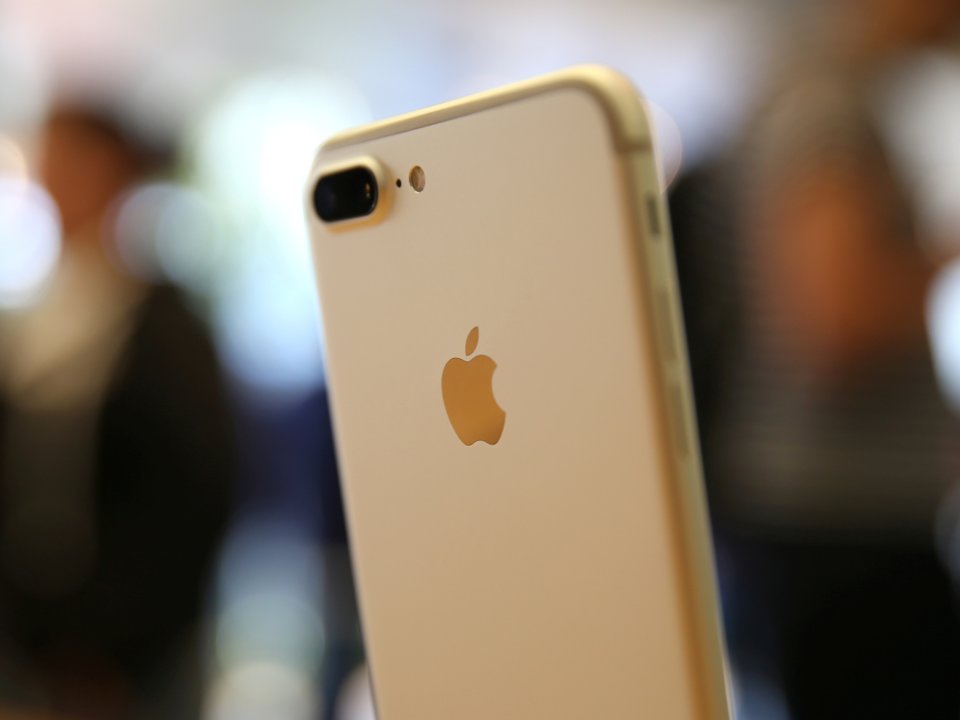 xep-hang-cac-the-he-iphone-iphone-x-kem-xa-iphone7-plus