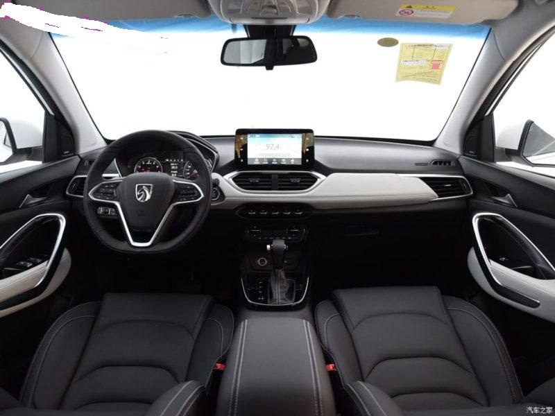 can-canh-suv-5-cho-made-in-china-moi-dep-long-lanh-gia-chi-265-trieu-dong