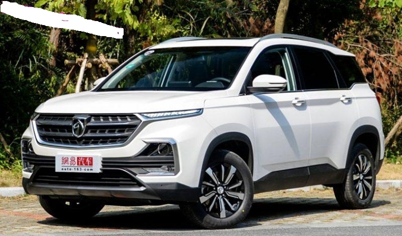 can-canh-suv-5-cho-made-in-china-moi-dep-long-lanh-gia-chi-265-trieu-dong