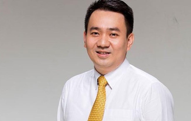 em-gai-vua-lam-ceo-facebook-viet-nam-anh-trai-lai-duoc-bo-nhiem-ceo-cong-ty-vang