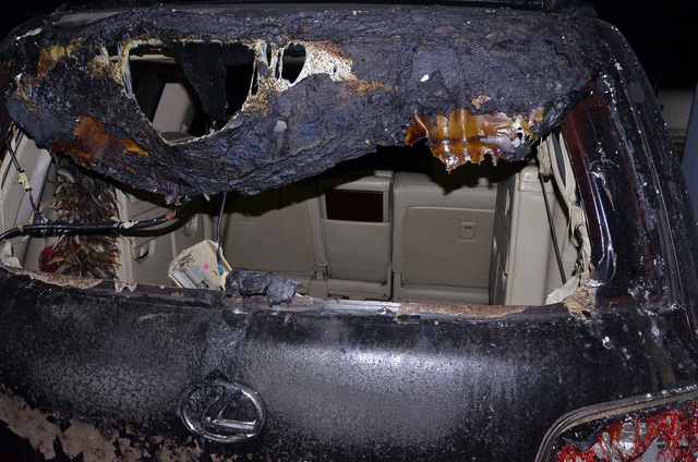 can-canh-loat-o-to-sang-mercedes-lexus-chay-den-tan-chay-trong-ham-chung-cu-carinaplaza