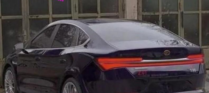 o-to-sedan-made-in-china-dep-long-lanh-gia-665-trieu-vua-trinh-lang-co-gi-hay