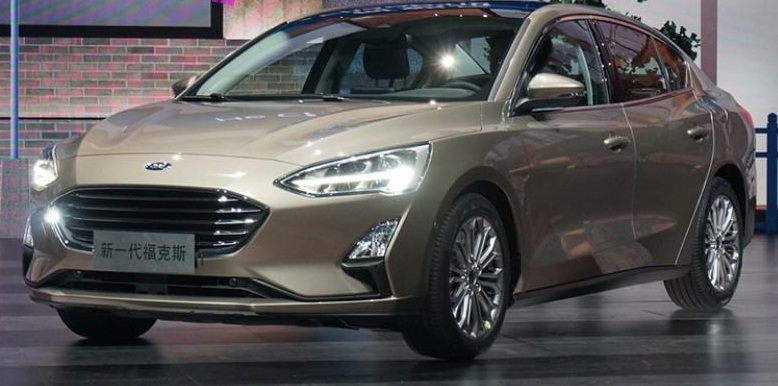 tan-mat-o-to-ford-focus-2019-moi-dep-long-lanh-gia-tu-385-trieu-dong