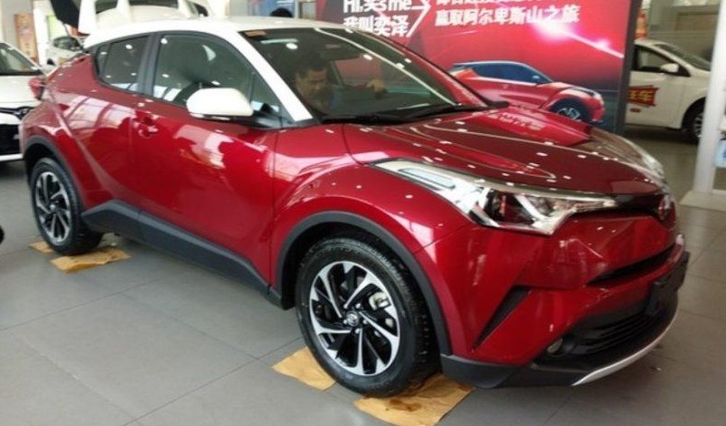 suv-moi-toyota-dep-long-lanh-gia-490-trieu-dong-10-nghin-nguoi-dang-dat-mua-co-gi-hay