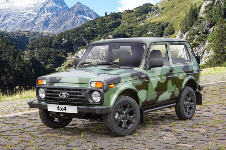 suv-nga-huyen-thoai-lada-niva-2018-vua-trinh-lang-gia-chi-154-trieu-dong-co-gi-hay
