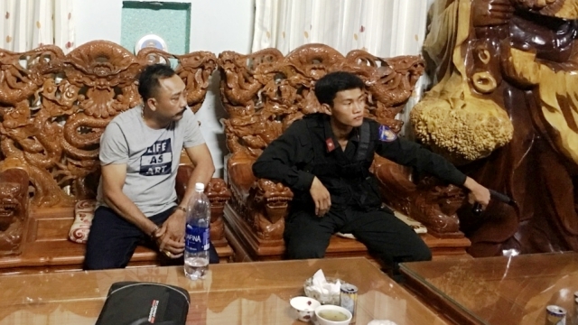 buon-lau-go-o-dak-nong-mat-nhieu-ngay-de-lam-ro-nguon-goc-go-trong-kho-cua-phuong-rau