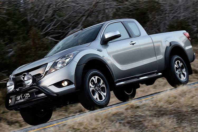 mazda-bt-50-moi-gia-497-trieu-dong-hap-dan-co-nao