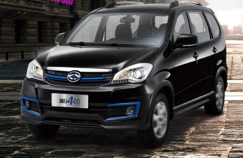 phat-sot-o-to-mpv-dien-5-cho-ngoi-made-in-china-gia-chi-174-trieu-dong-sap-trinh-lang
