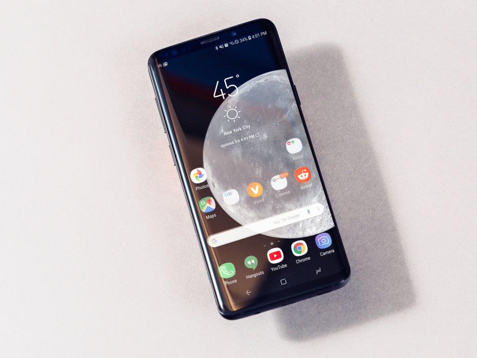 6-ly-do-ban-nen-mua-samsung-galaxy-s9-thay-vi-lg-g7