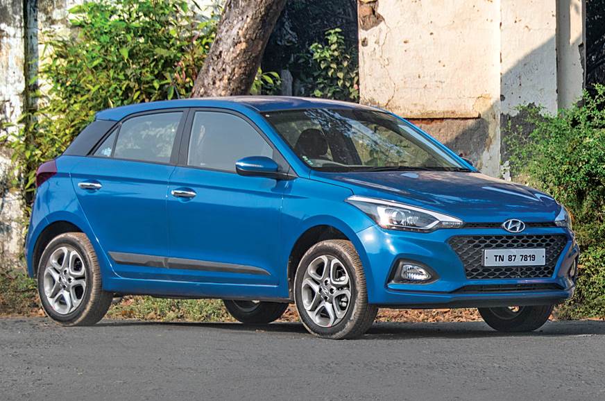 phat-sot-3-chiec-o-to-hatchback-so-tu-dong-dep-long-lanh-gia-chi-200-trieu-dong