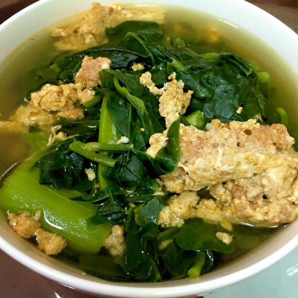 nang-nong-40-do-nha-nha-them-an-cua-dong-ban-chay-den-muc-khong-co-hang-de-ban