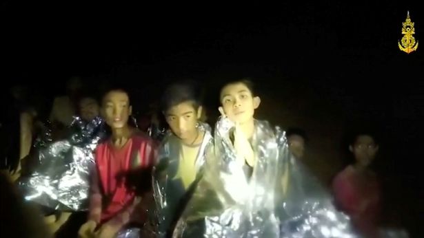can-canh-4-phuong-an-giai-cuu-doi-bong-thai-lan-dang-bi-mac-ket-trong-hang-dong-ngap-nuoc