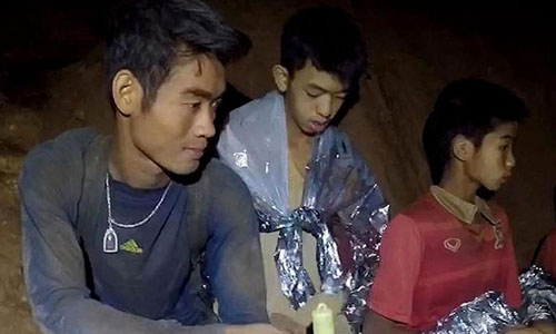 di-cua-huan-luyen-vien-bi-mac-ket-cac-ba-me-tin-tuong-thang-be-se-cham-soc-con-cai-cua-ho