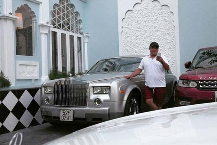 chiec-xe-sang-rolls-royce-tung-thuoc-so-huu-cua-khai-silk-duoc-rao-ban-chi-91-ty-dong chiec-xe-sang-rolls-royce-tung-thuoc-so-huu-cua-khai-silk-duoc-rao-ban-chi-91-ty-dong