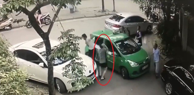 vu-tai-xe-taxi-mai-linh-bi-danh-nhap-vien-ha-noi-chinh-thuc-khoi-to-chu-xe-mercedes