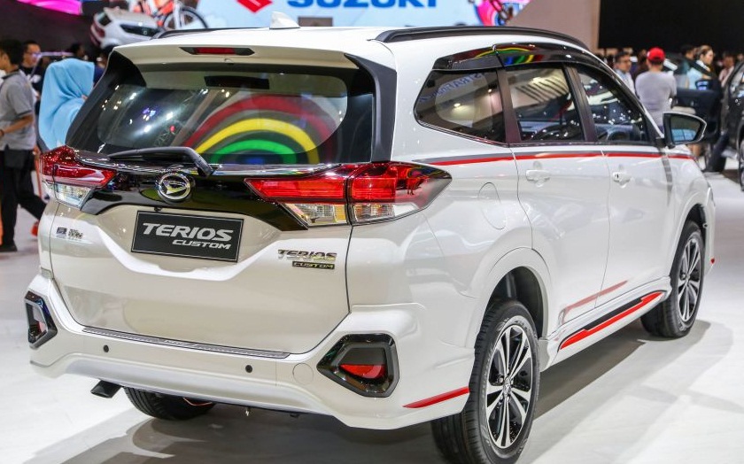 chiec-o-to-suv-7-cho-cua-daihatsu-vua-ra-mat-gia-chi-tu-385-trieu-co-gi-dac-biet