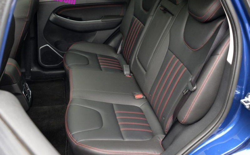 chiec-o-to-suv-7-cho-made-in-china-dep-lung-linh-sap-ra-mat-gia-chi-tu-315-trieu-dong