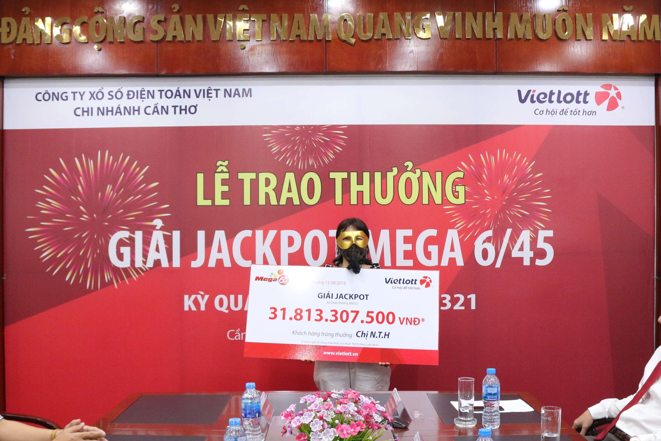 xo-so-vietlott-linh-thuong-31-ty-dong-chi-gai-can-tho-thanh-ty-phu