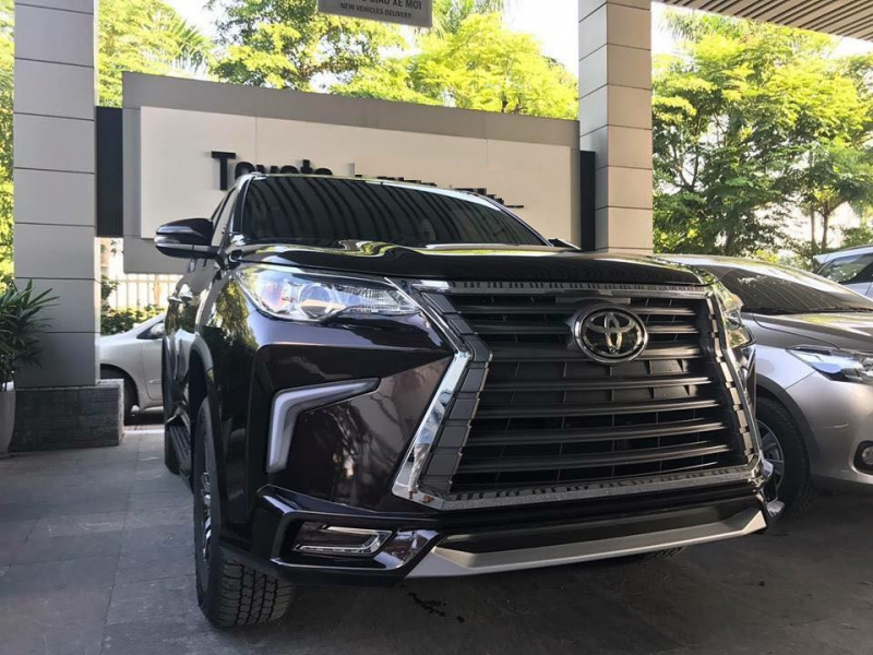 chi-100-trieu-dong-dan-choi-ha-thanh-ho-bien-toyota-fortuner-thanh-xe-sang-lexus chi-100-trieu-dong-dan-choi-ha-thanh-ho-bien-toyota-fortuner-thanh-xe-sang-lexus