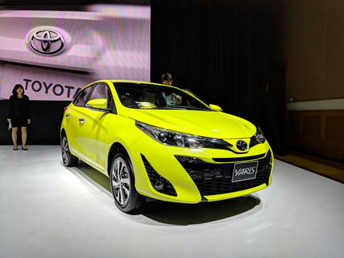 nguoc-dong-thi-truong-toyota-viet-nam-dieu-chinh-tang-gia-ban-hang-loat-xe-trong-thang-co-hon