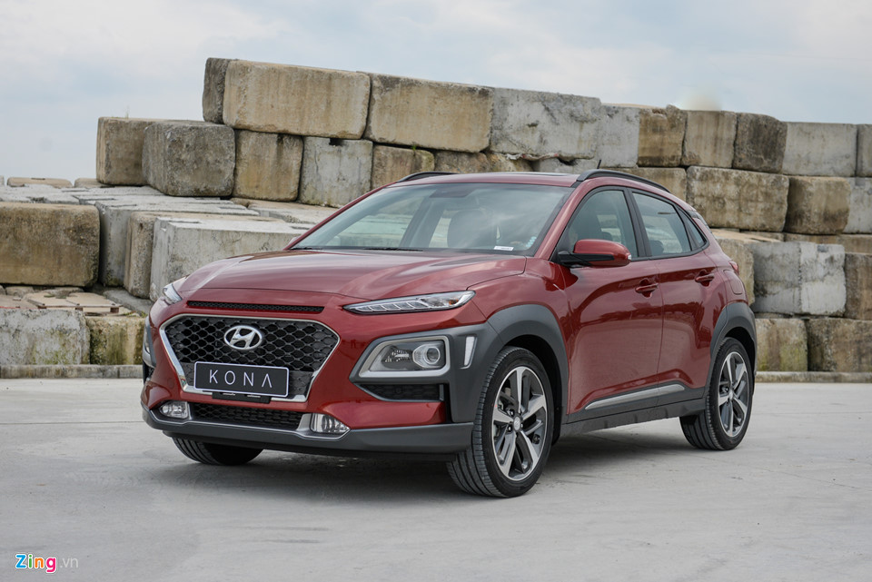 vua-moi-ra-mat-hyundai-kona-nhan-ngay-muc-giam-gia-10-trieu-dong