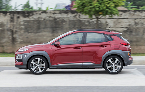 vua-moi-ra-mat-hyundai-kona-nhan-ngay-muc-giam-gia-10-trieu-dong