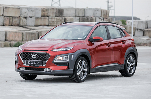 vua-moi-ra-mat-hyundai-kona-nhan-ngay-muc-giam-gia-10-trieu-dong
