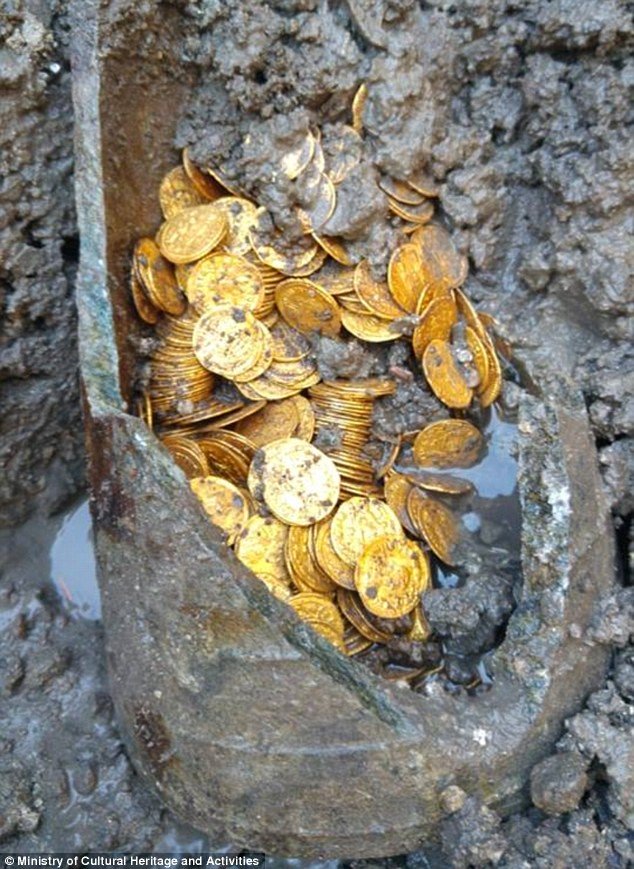 phat-hien-hu-chua-tien-vang-co-nien-dai-tu-the-ky-thu-5-tri-gia-chuc-trieu-usd