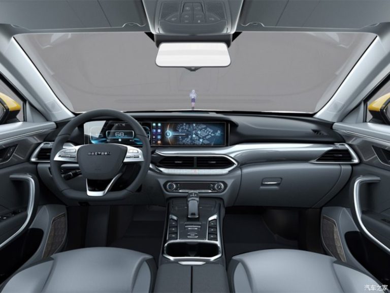 phat-sot-chiec-suv-made-in-china-moi-co-tro-ly-ao-la-mot-nu-sinh-nhat-nong-bong