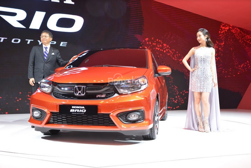 cap-nhat-bang-gia-xe-o-to-honda-moi-nhat-thang-112018-cho-xe-gia-re-brio-bung-hang