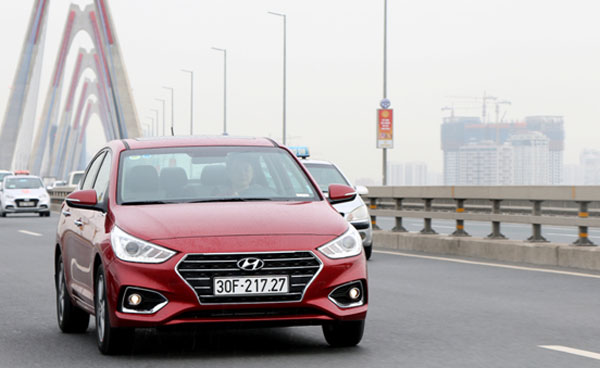 grand-i10-va-accent-lap-ki-luc-doanh-so-hyundai-thanh-cong-tang-truong-tro-lai