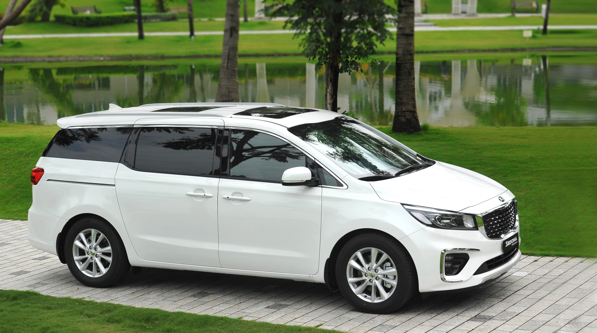 thi-truong-o-to-viet-cap-nhat-bang-gia-xe-kia-thang-112018