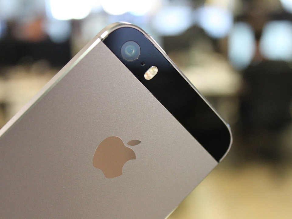 ban-dang-xai-iphone-6s-day-la-4-ly-do-vi-sao-hay-mua-ngay-mot-chiec-dien-thoai-moi