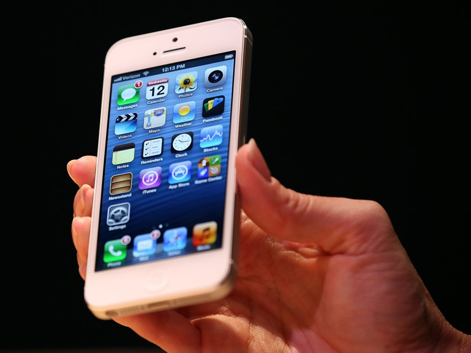 ban-dang-xai-iphone-6s-day-la-4-ly-do-vi-sao-hay-mua-ngay-mot-chiec-dien-thoai-moi