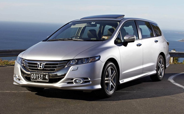 trieu-hoi-hon-100000-xe-honda-odyssey-tai-thi-truong-my