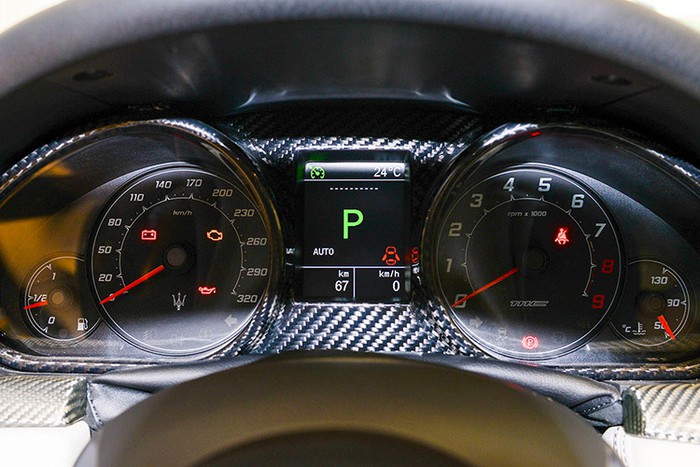can-canh-dung-nhan-maserati-granturismo-sport-gia-hon-12-ty-vua-co-mat-tai-viet-nam can-canh-dung-nhan-maserati-granturismo-sport-gia-hon-12-ty-vua-co-mat-tai-viet-nam