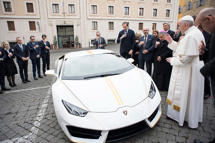 chi-voi-10-usd-ban-cung-co-co-hoi-so-huu-sieu-xe-lamborghini-huracan-cua-giao-hoang-francis