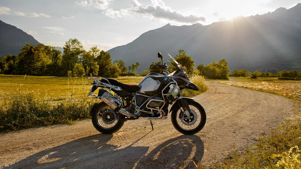 thi-truong-xe-may-viet-bang-gia-xe-may-bmw-moi-nhat-thang-22019