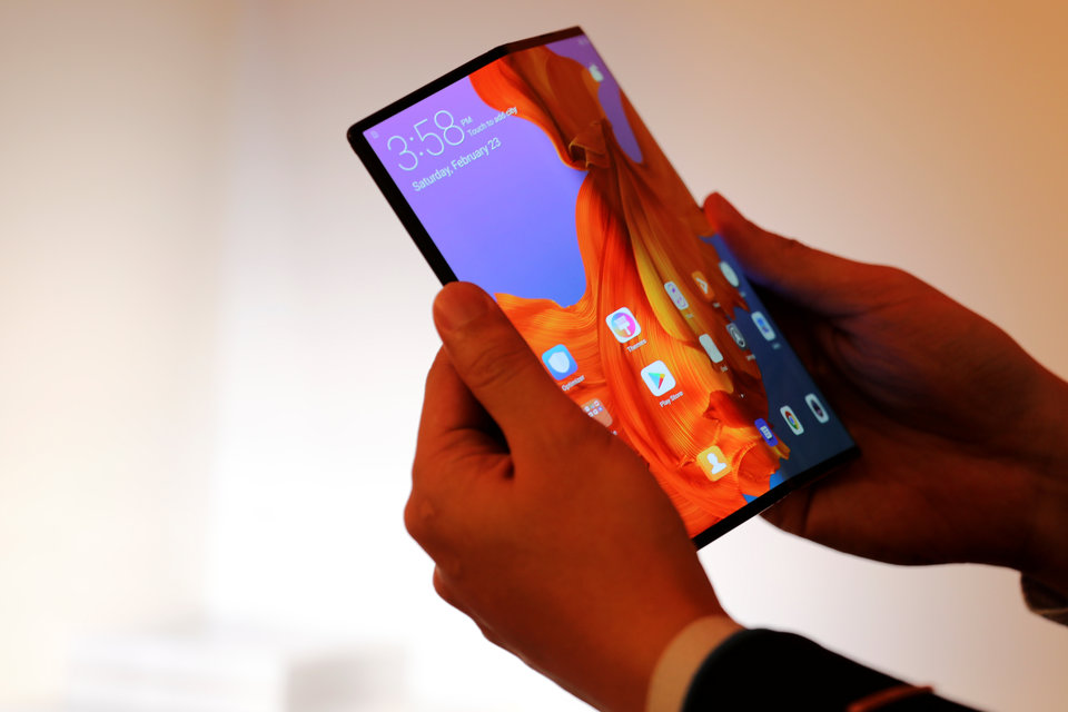 4-chiec-smartphone-moi-dep-long-lanh-trinh-lang-trong-nam-2019